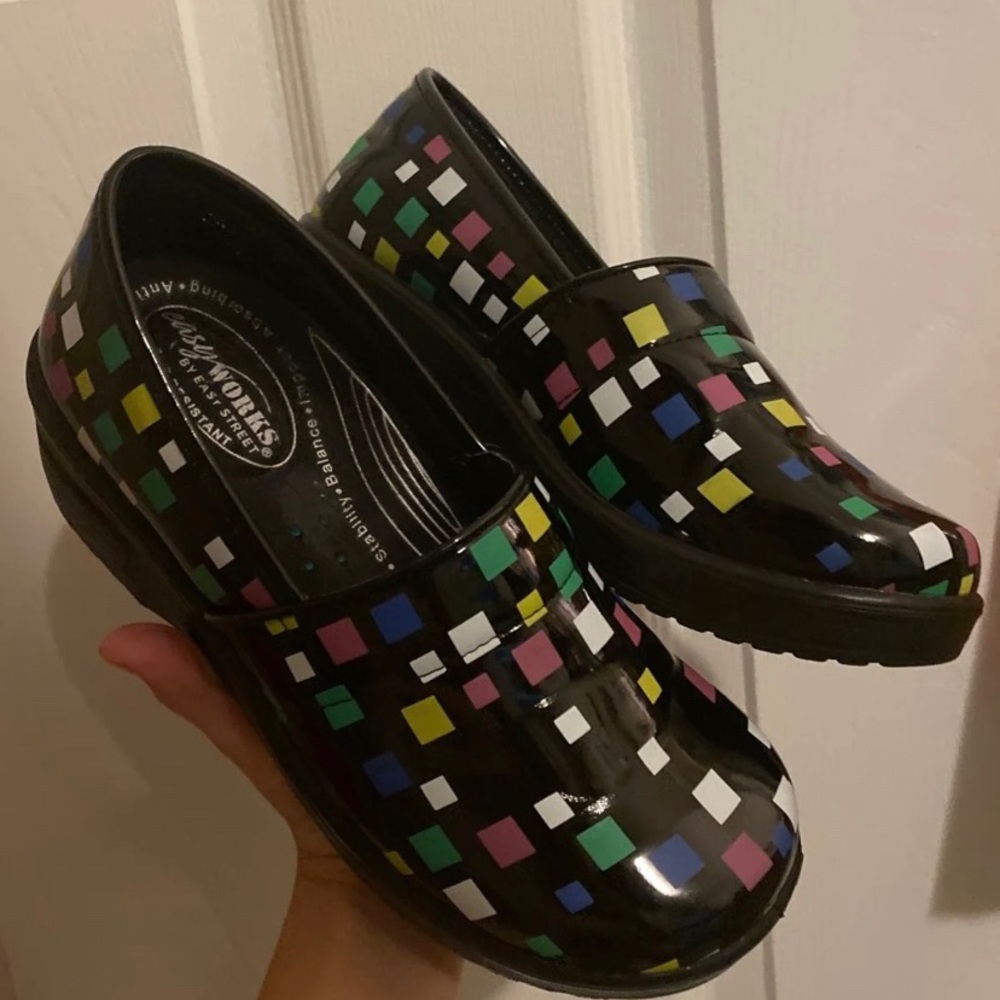 Nursing shoes